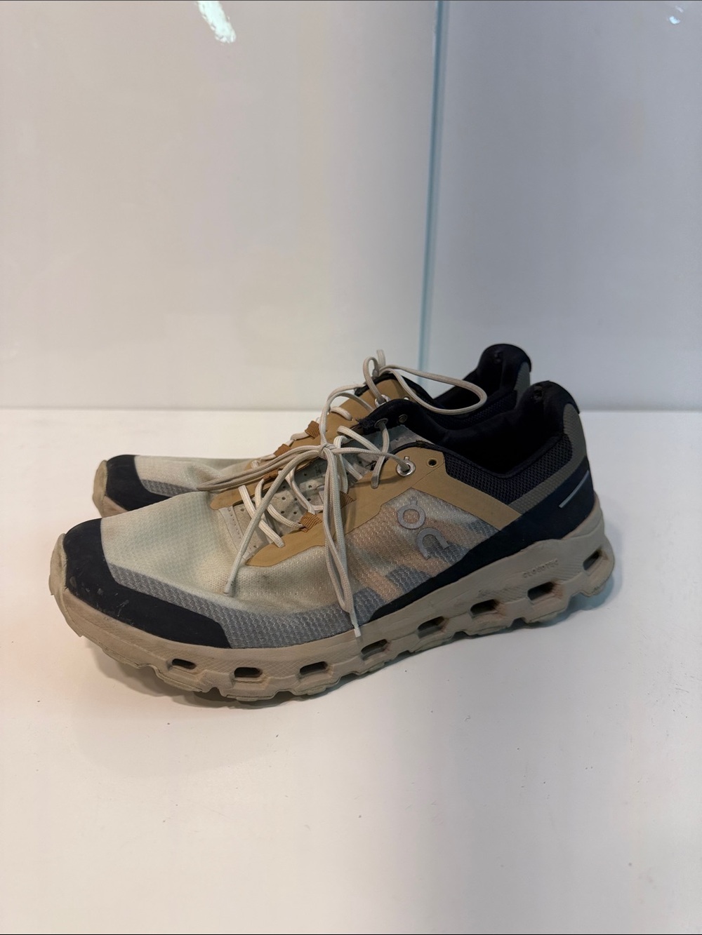 Used On Running Men’s Cloudnova Sneaker - Beige Black size 8 Onclouds